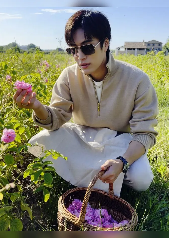 ภาพบุคคลและผลงาน รูปที่ 6