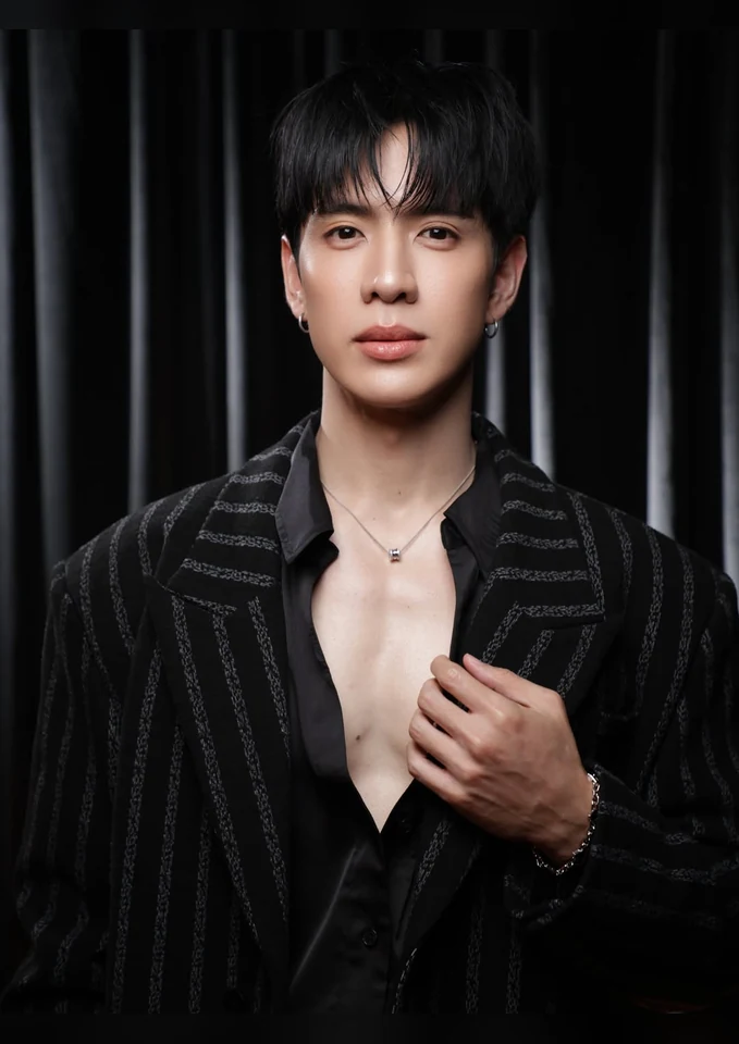 ภาพบุคคลและผลงาน รูปที่ 5