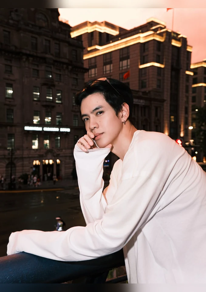 ภาพบุคคลและผลงาน รูปที่ 7