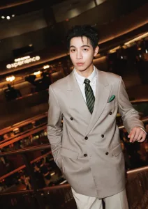 เฟิร์ส คณพันธ์ รูปจาก Instagram ทางการ 5