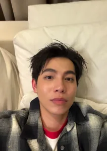 เฟิร์ส คณพันธ์ รูปจาก Instagram ทางการ 24