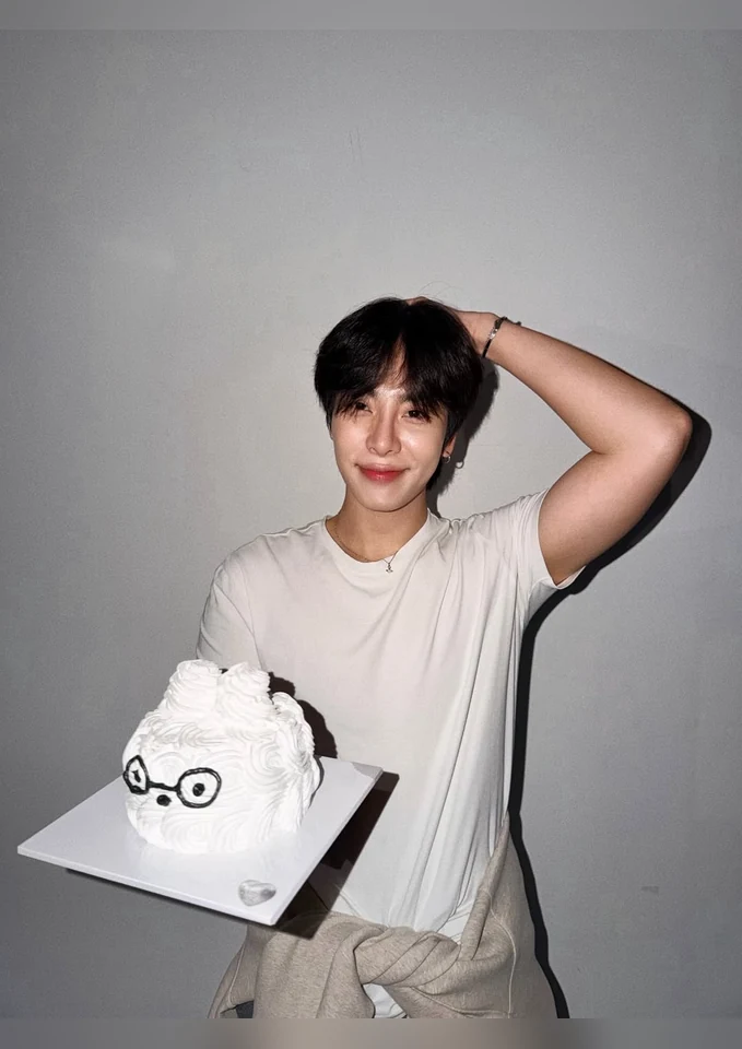 ภาพบุคคลและผลงาน รูปที่ 10