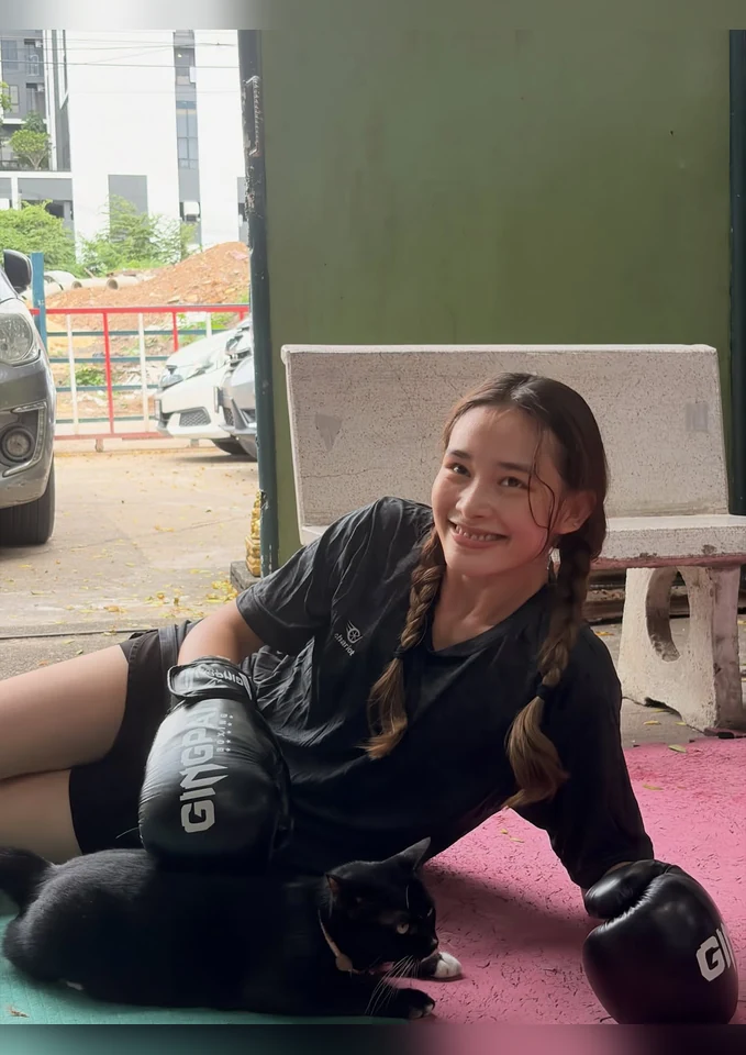 ภาพบุคคลและผลงาน รูปที่ 8