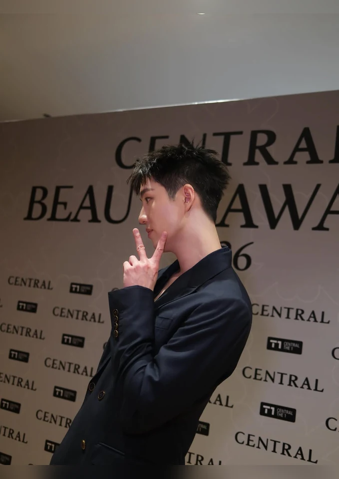 ภาพบุคคลและผลงาน รูปที่ 7