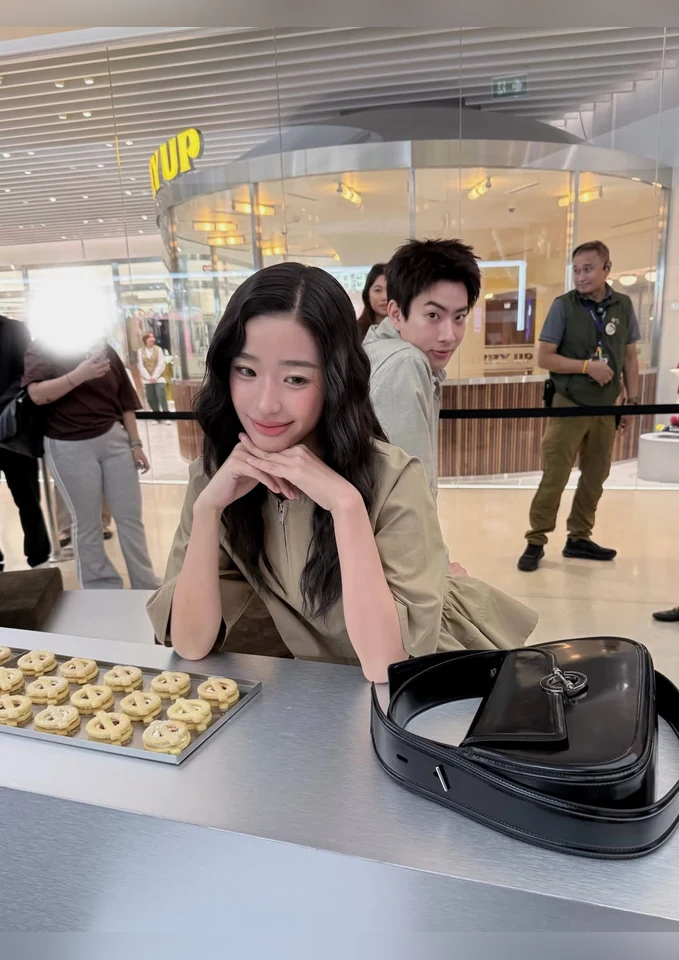 ภาพบุคคลและผลงาน รูปที่ 9